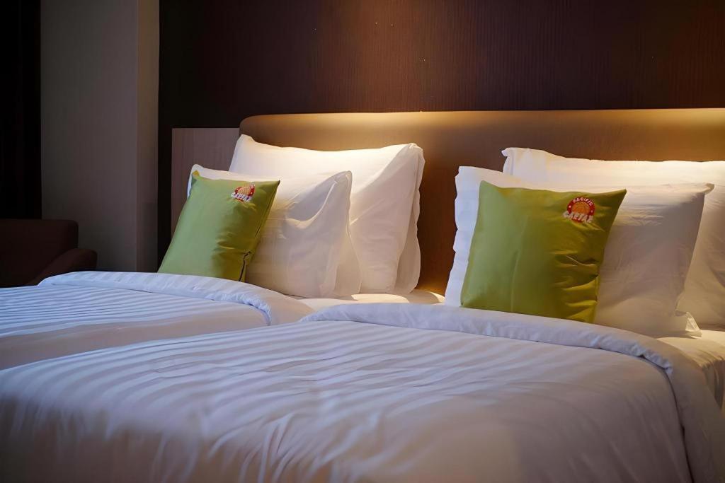 Hotel Dafam Pacific Caesar Σουραμπάγια Εξωτερικό φωτογραφία