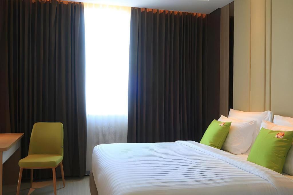 Hotel Dafam Pacific Caesar Σουραμπάγια Εξωτερικό φωτογραφία