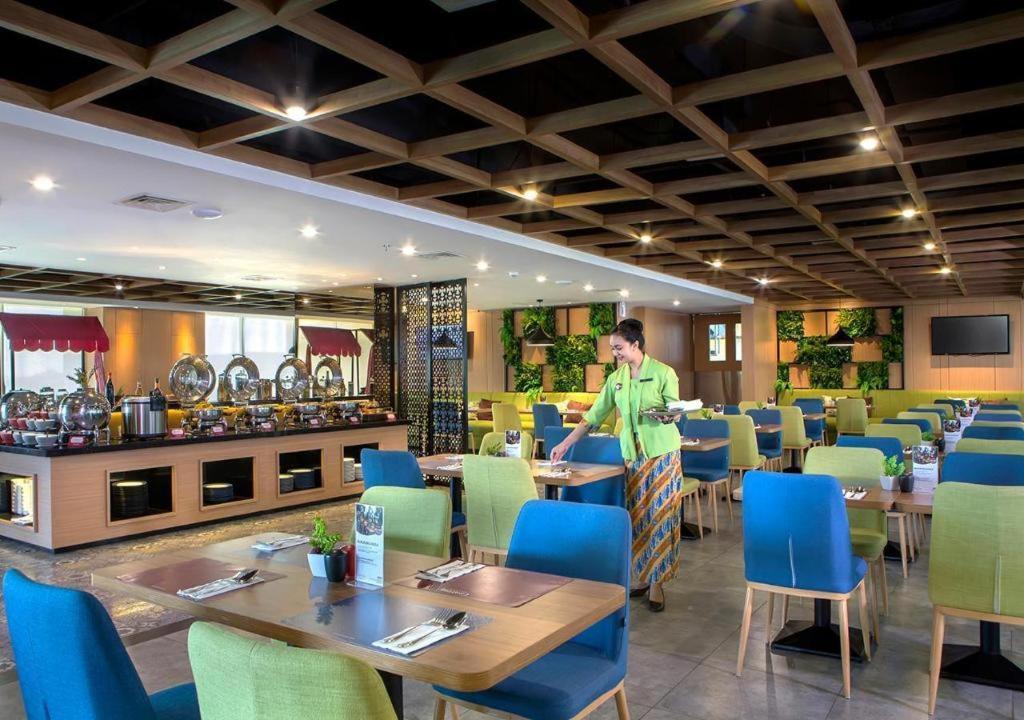 Hotel Dafam Pacific Caesar Σουραμπάγια Εξωτερικό φωτογραφία