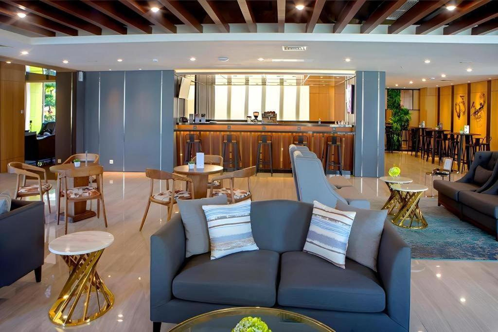 Hotel Dafam Pacific Caesar Σουραμπάγια Εξωτερικό φωτογραφία